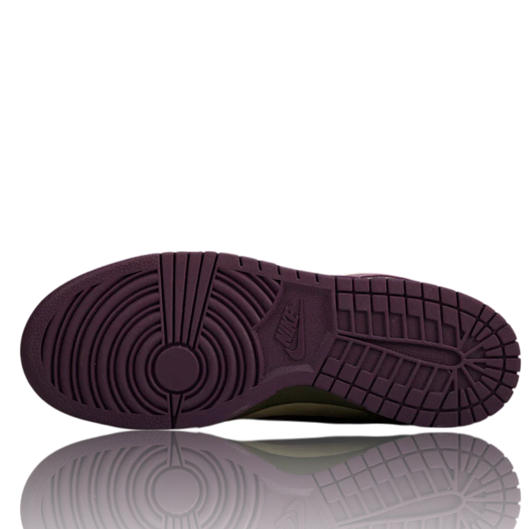 Jeff Staple x SB Dnk Low 'Purple Pigeon'