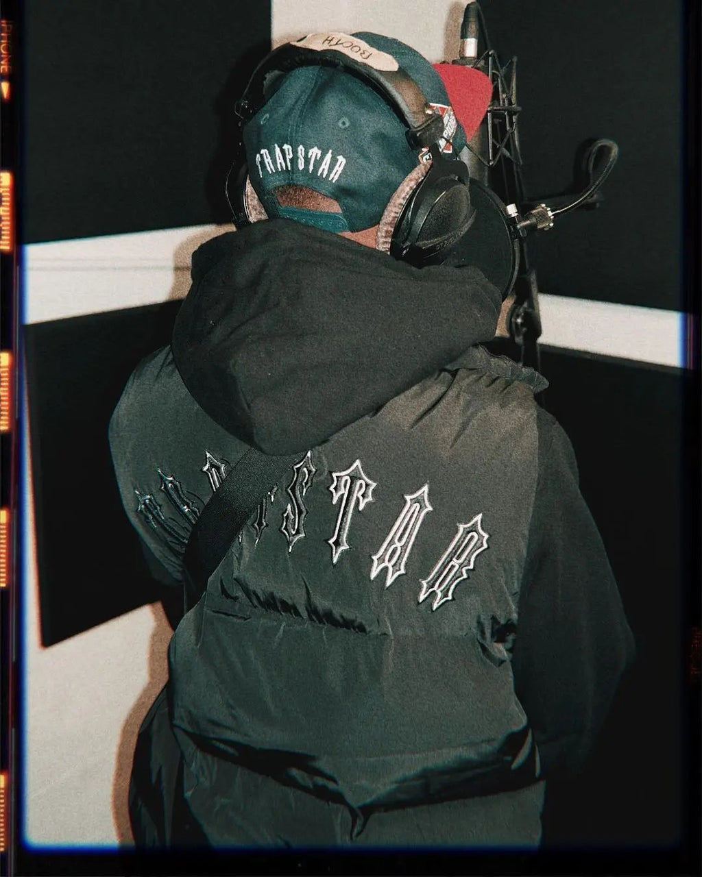 Trapstar Irongate T Badge Gilet - (BLACK) Trapstar
