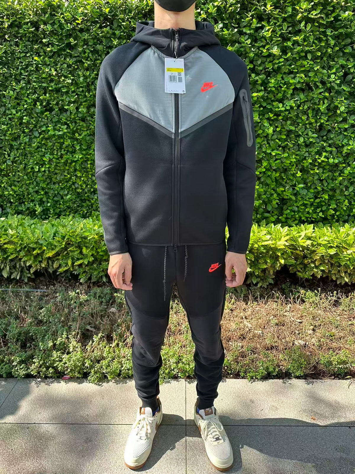 Tech Fleece Tracksuit - Black & Dark Smoke Grey